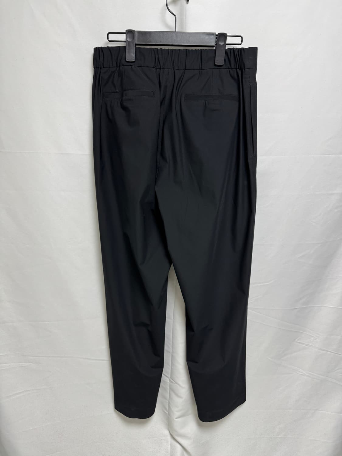 [L] 아모멘토 백 밴딩 스트레이트 팬츠 BLACK 상품이미지4