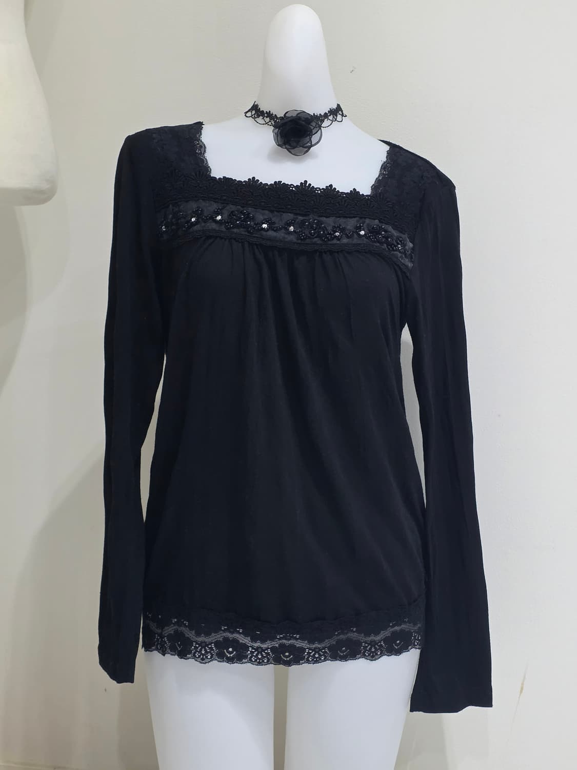일본빈티지)블랙 레이스 비즈자수 고딕모리걸 오네갸루 긴팔롱슬리브 상품이미지1