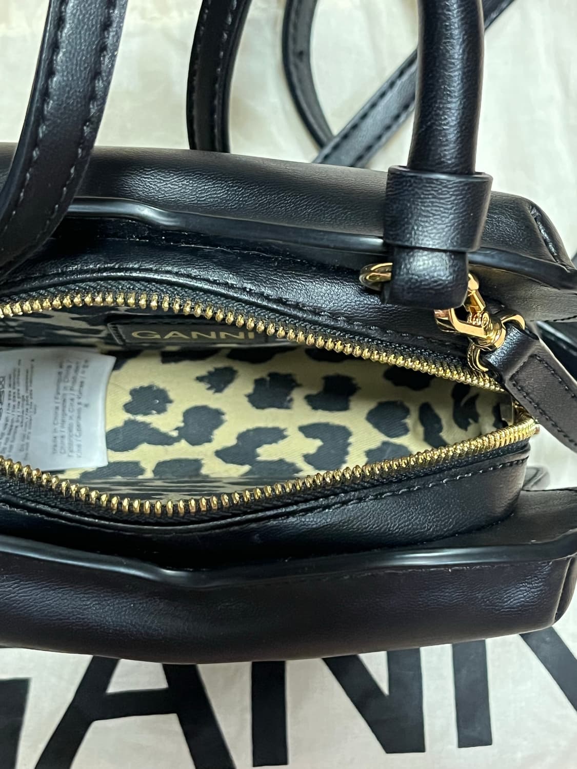 가니 버터플라이 크로스백 S 상품이미지3