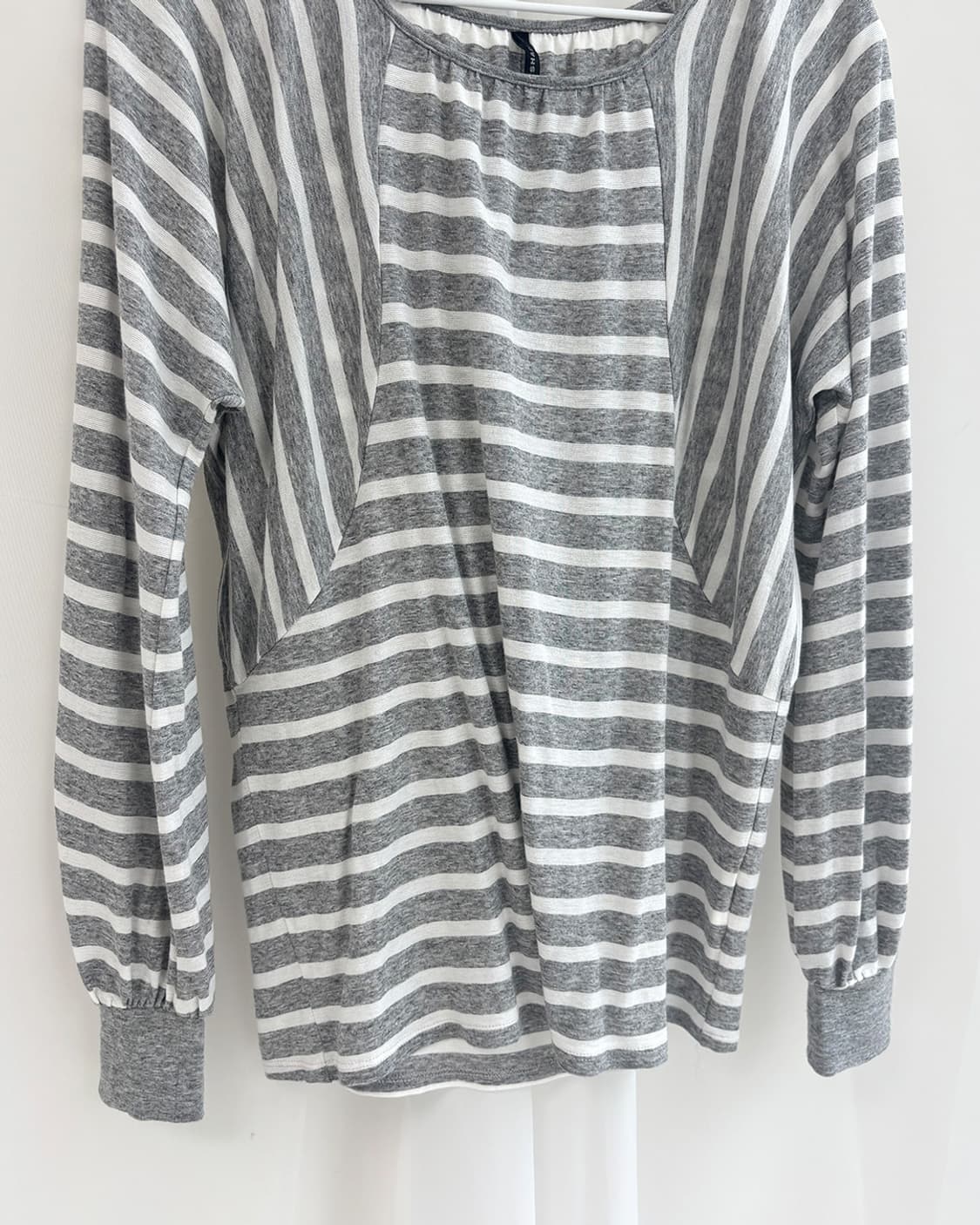 FAIRY SHADE 스트라이프 변형 긴팔 티 상품이미지6