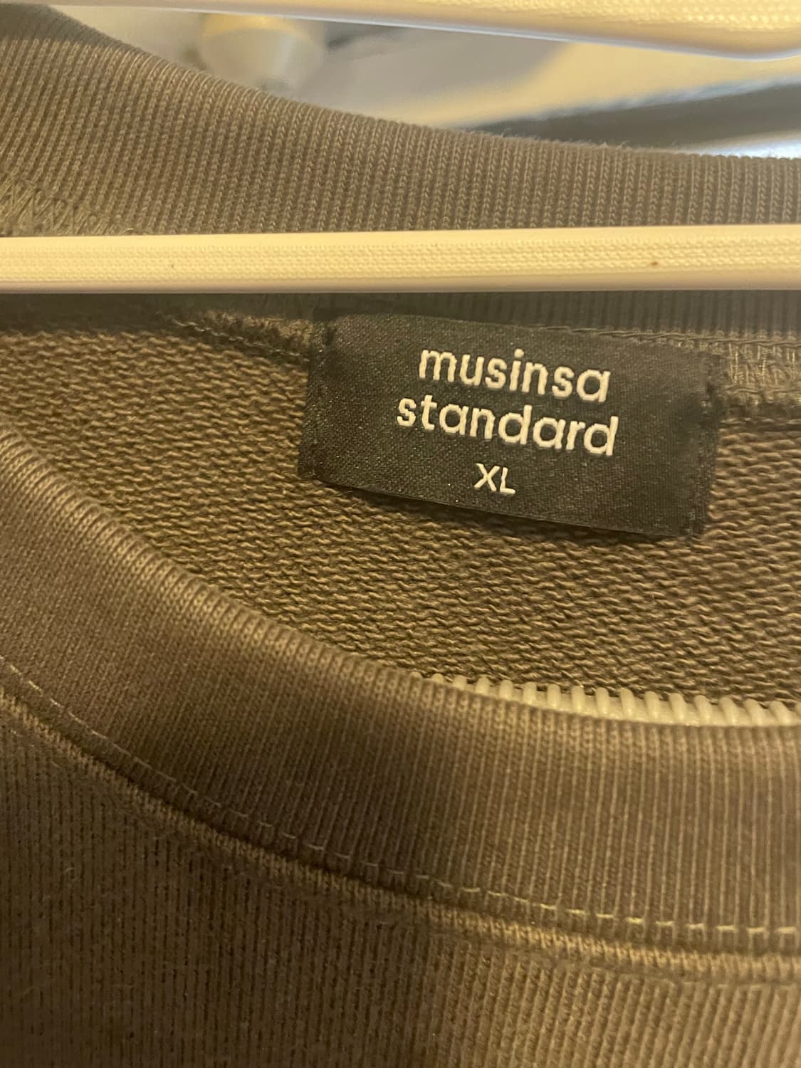 무신시 맨투맨 xl  사용감없음 옷이너무많아서 싸게날려요 상품이미지2