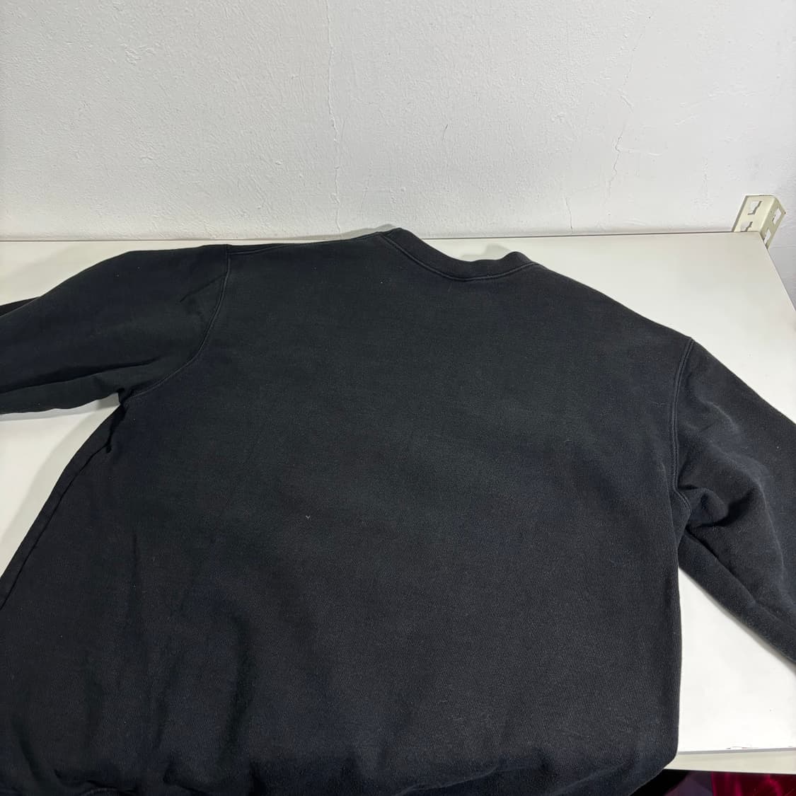 L 커버낫 블랙 컬러로고 맨투맨 상품이미지3