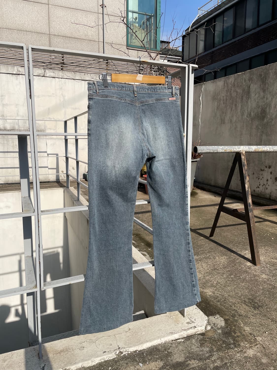 빈티지 guess 미니멀 부츠컷 데님팬츠 상품이미지4