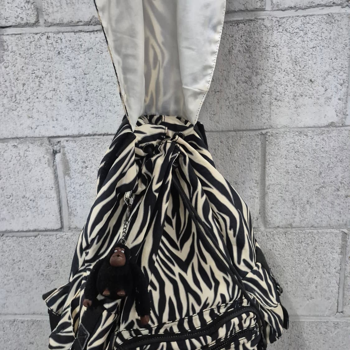 키플링 지브라 프린트 조엣수 백팩 상품이미지3