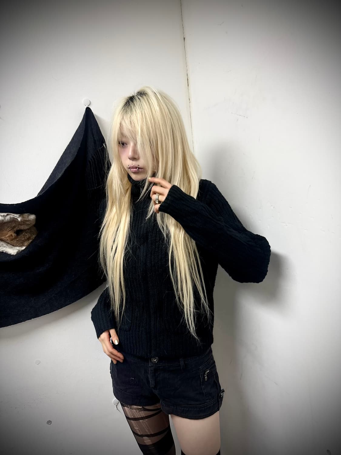 “Vintage” Minimal Mood Black Knit 상품이미지1