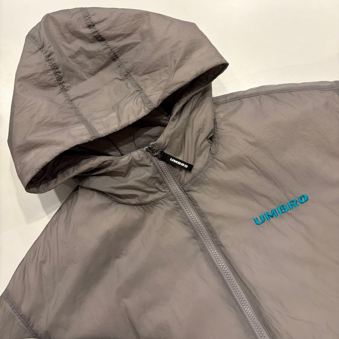 [100] 엄브로 경량 패딩 후드 점퍼 그레이 B605 상품이미지3