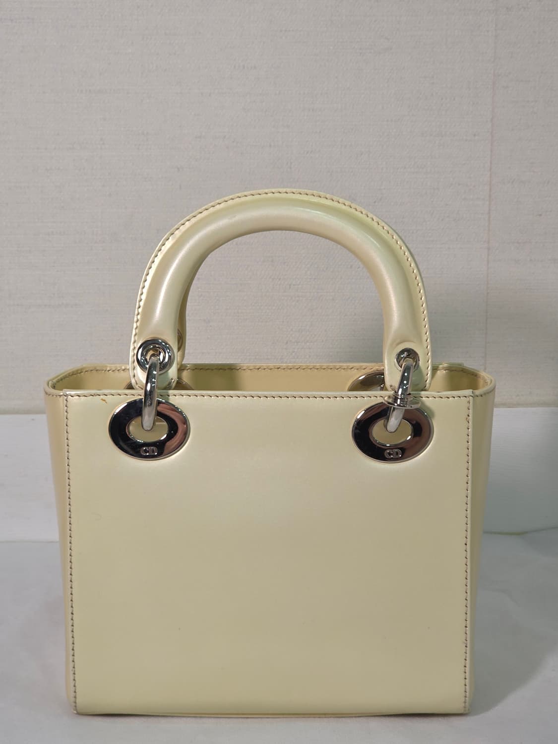 디올 레이디디올 미니 연노랑 애나멜 은장 토트백 상품이미지4