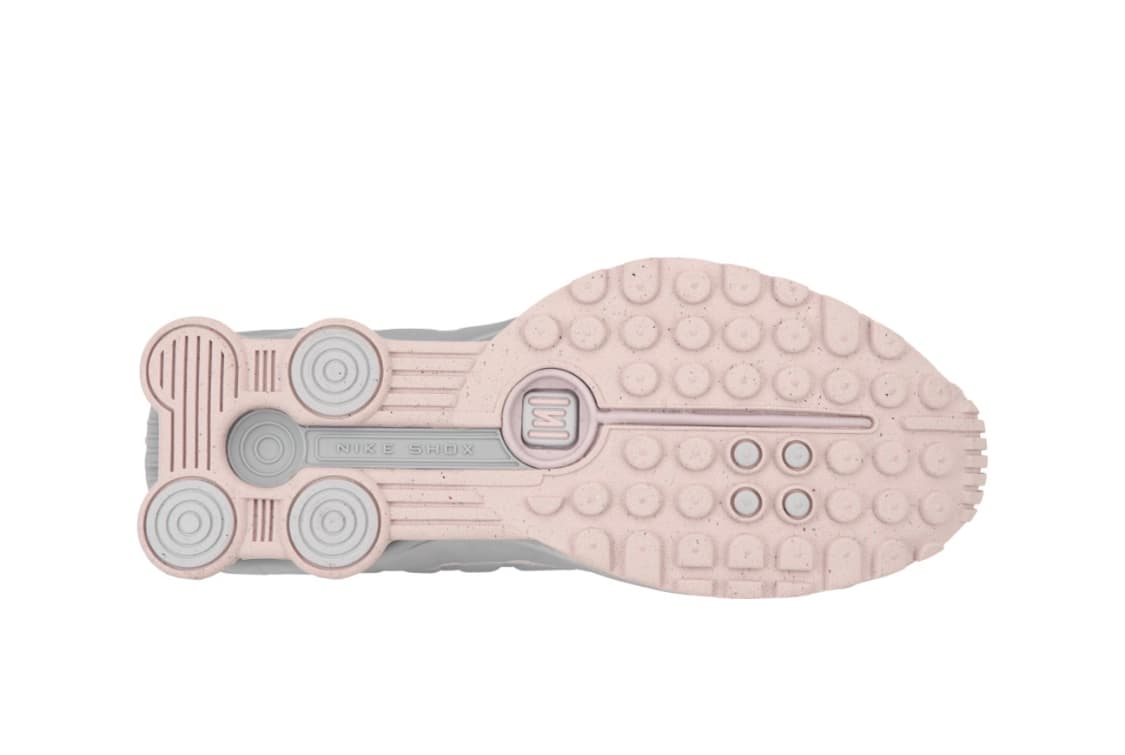 [290] (W) 나이키 샥스 R4 베얼리 로즈 메탈릭 플래티넘 핑크 상품이미지3
