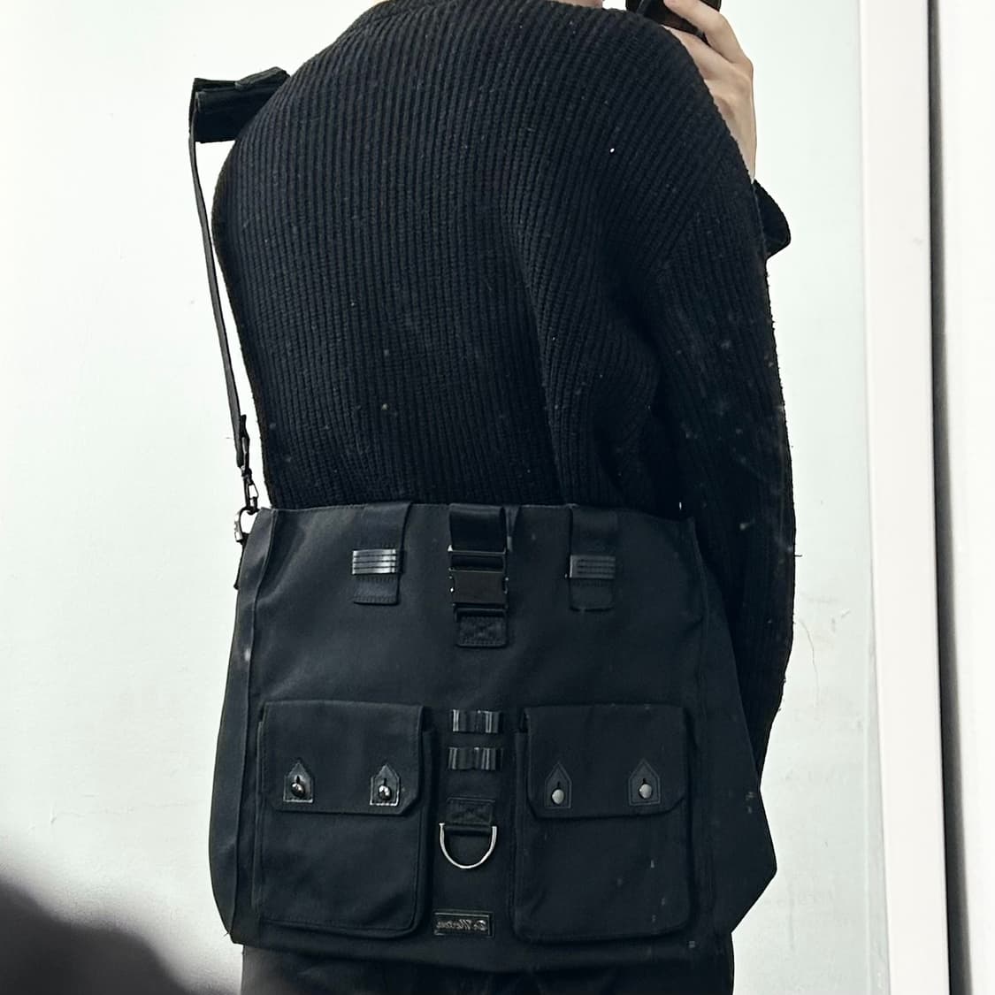 닥터마틴 투웨이 크로스백 상품이미지3