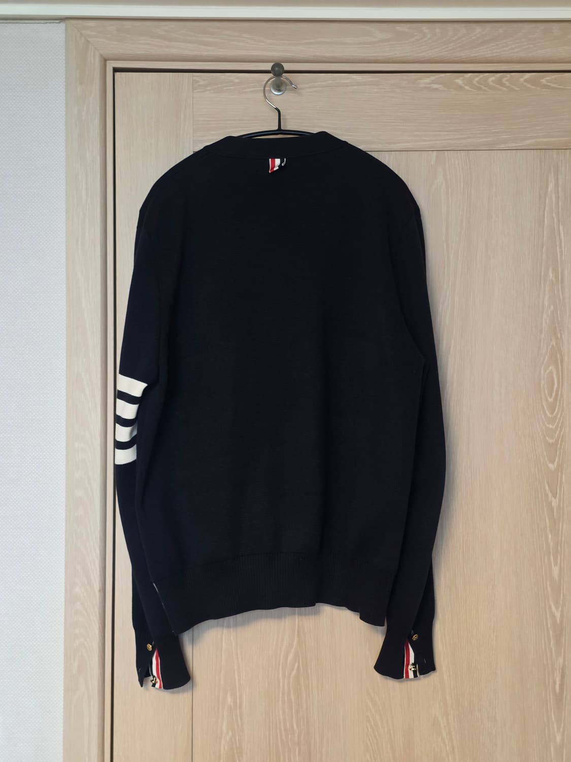 [새상품급/3] 톰브라운 사선완장 밀라노스티치 금장 가디건 3사이즈 상품이미지6