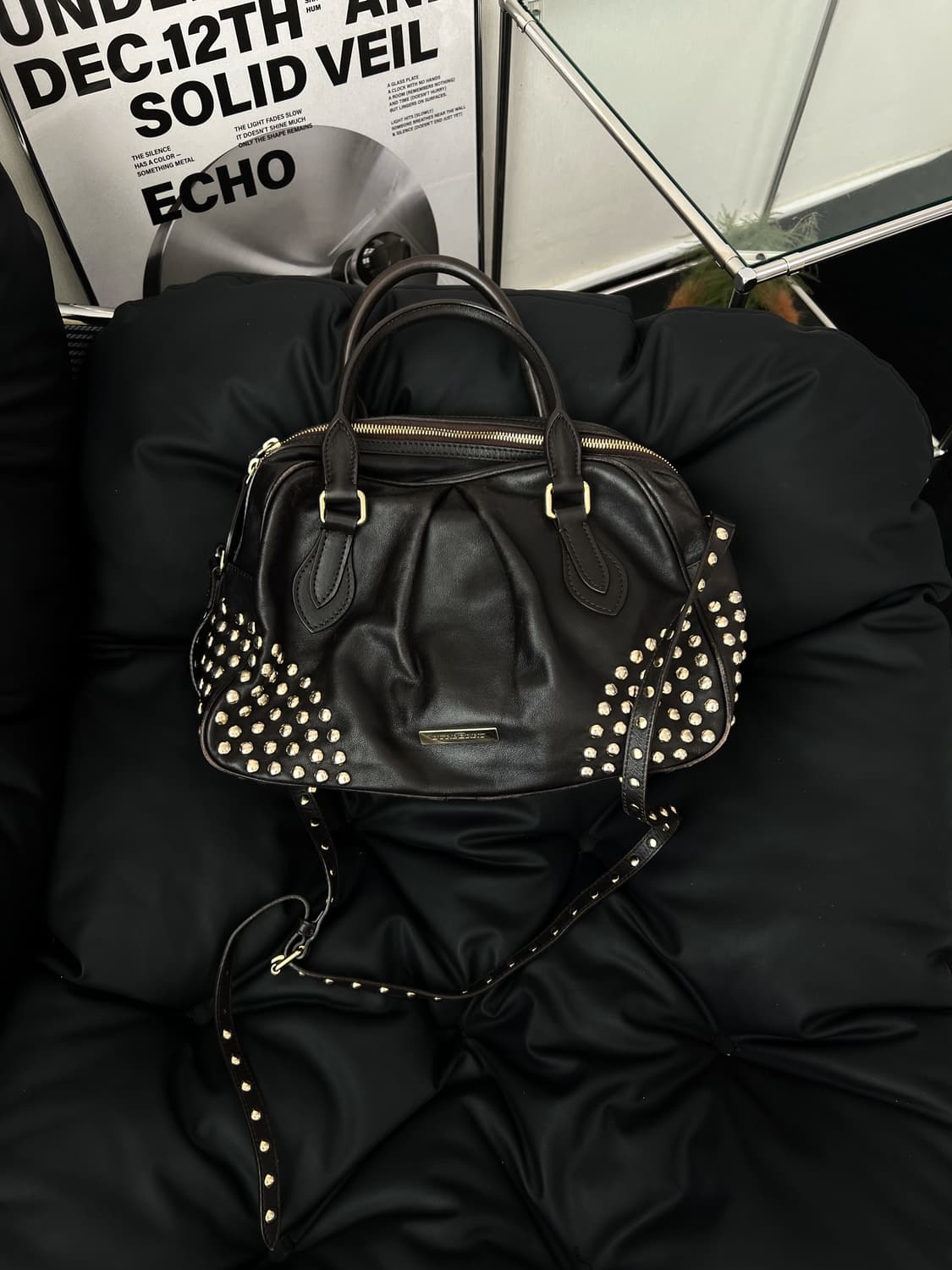 버버리 프로섬 스터드 숄더백 상품이미지2