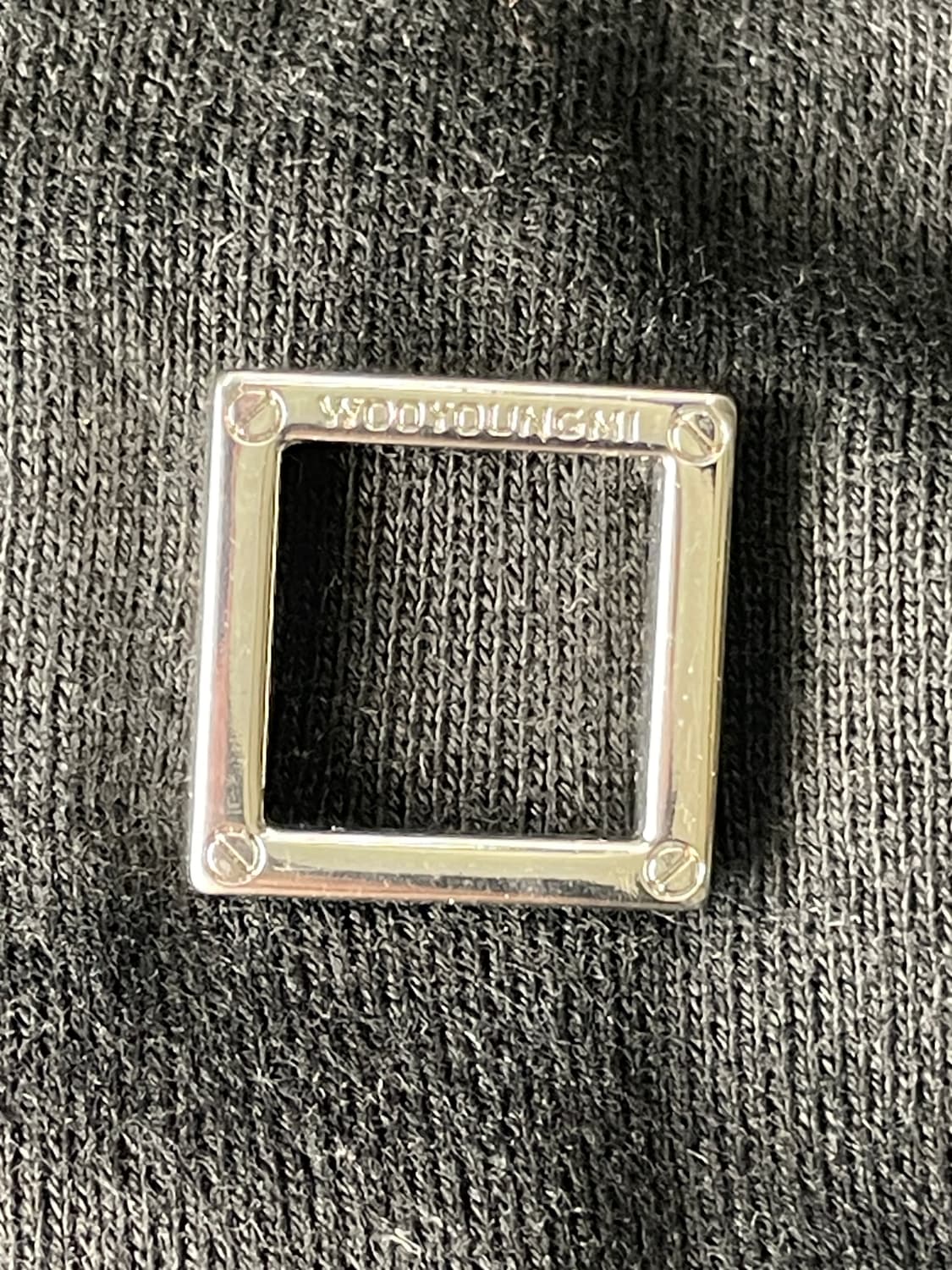 우영미 플라워 백로고 후드 블랙 23FW 상품이미지4