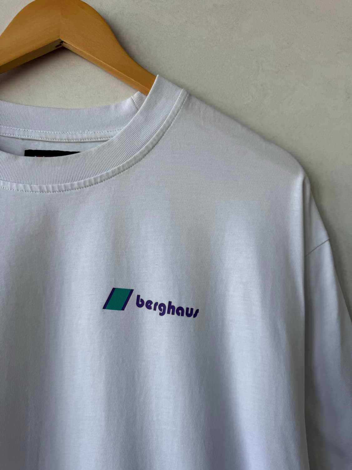 Fw24 팔라스 x 버그하우스 티셔츠 상품이미지4