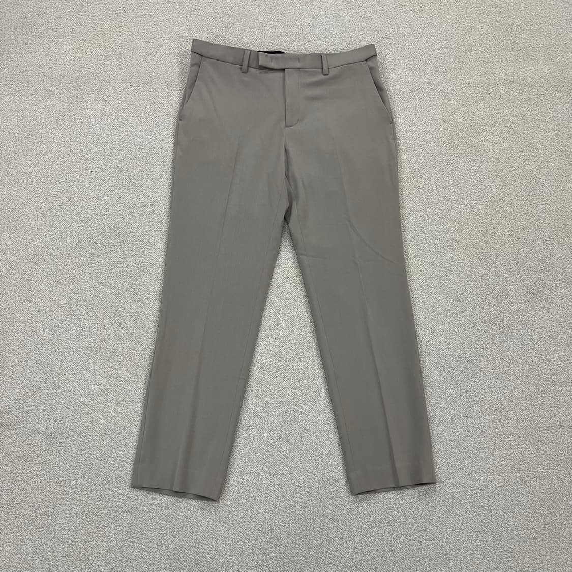 [32] 무신사 스탠다드 테이퍼드 히든 밴딩 크롭 슬랙스 4015 상품이미지2