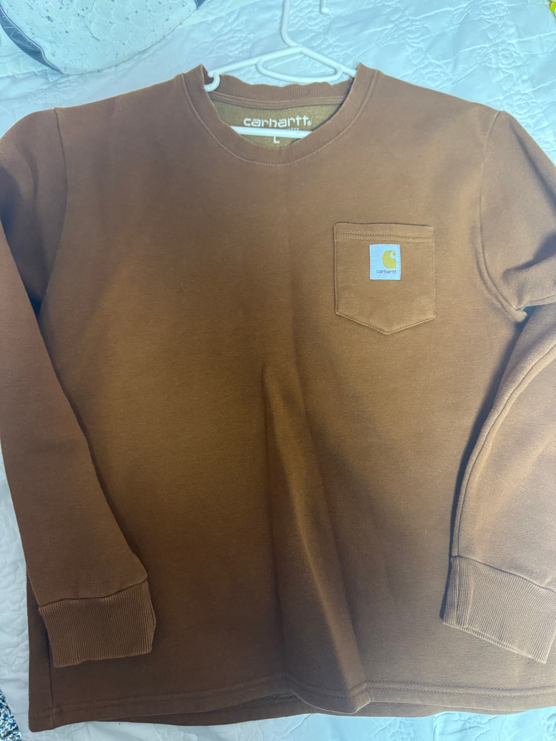 칼하트 포켓 맨투맨 브라운 상품이미지2