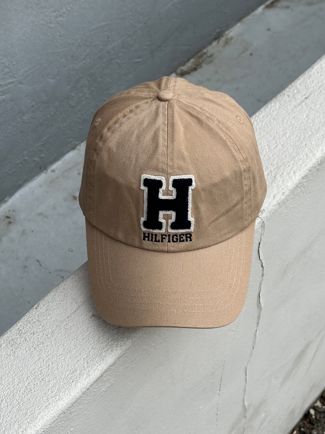 [F] 타미힐피거 H로고 베이지 볼캡 모자 상품이미지1