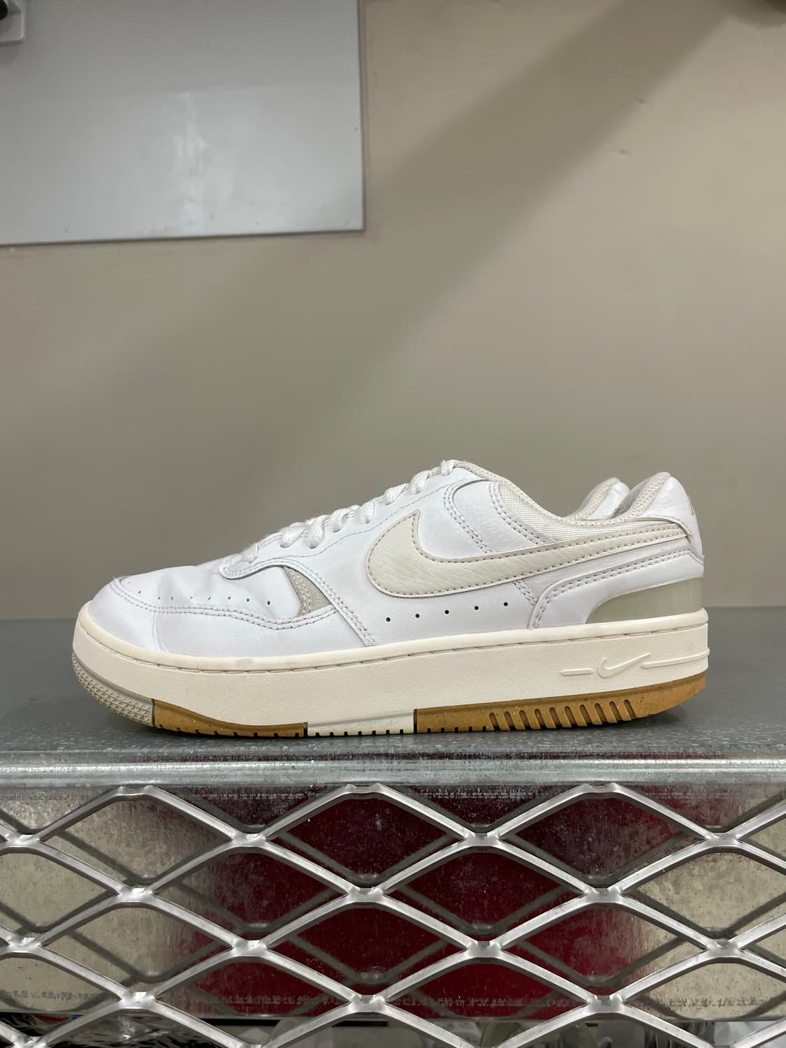 나이키 감마 포스 화이트 팬텀 245 상품이미지1