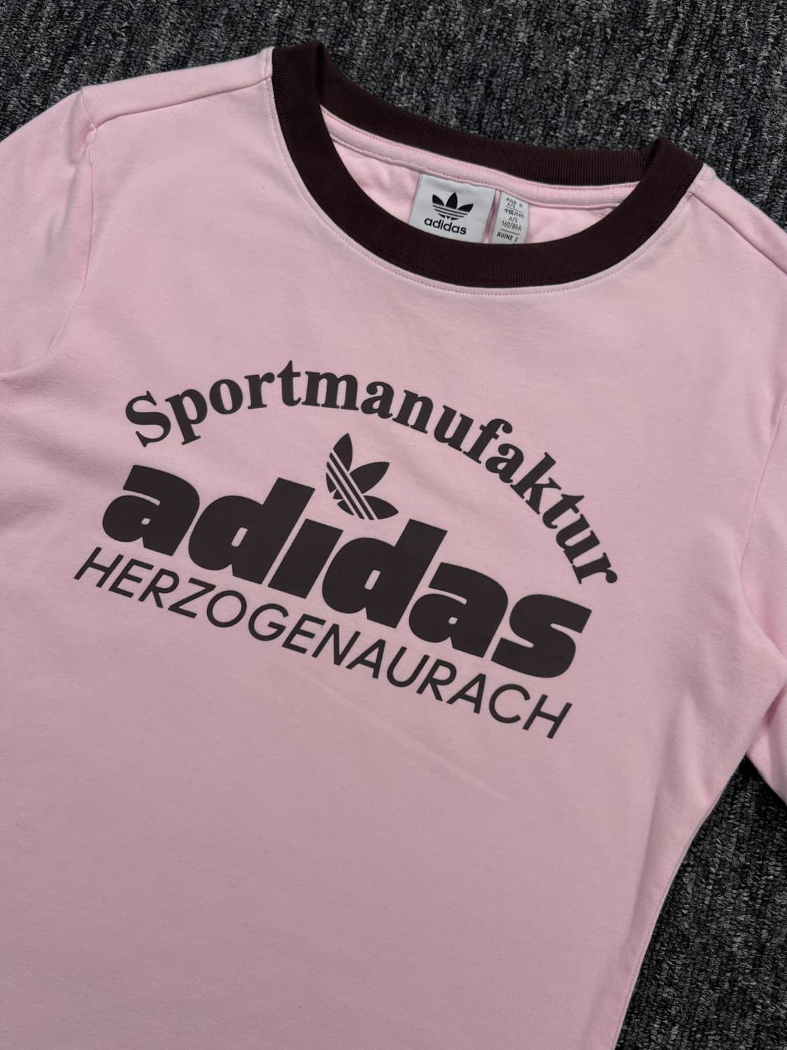 아디다스 레트로 그래픽 핑크 반팔 상품이미지4