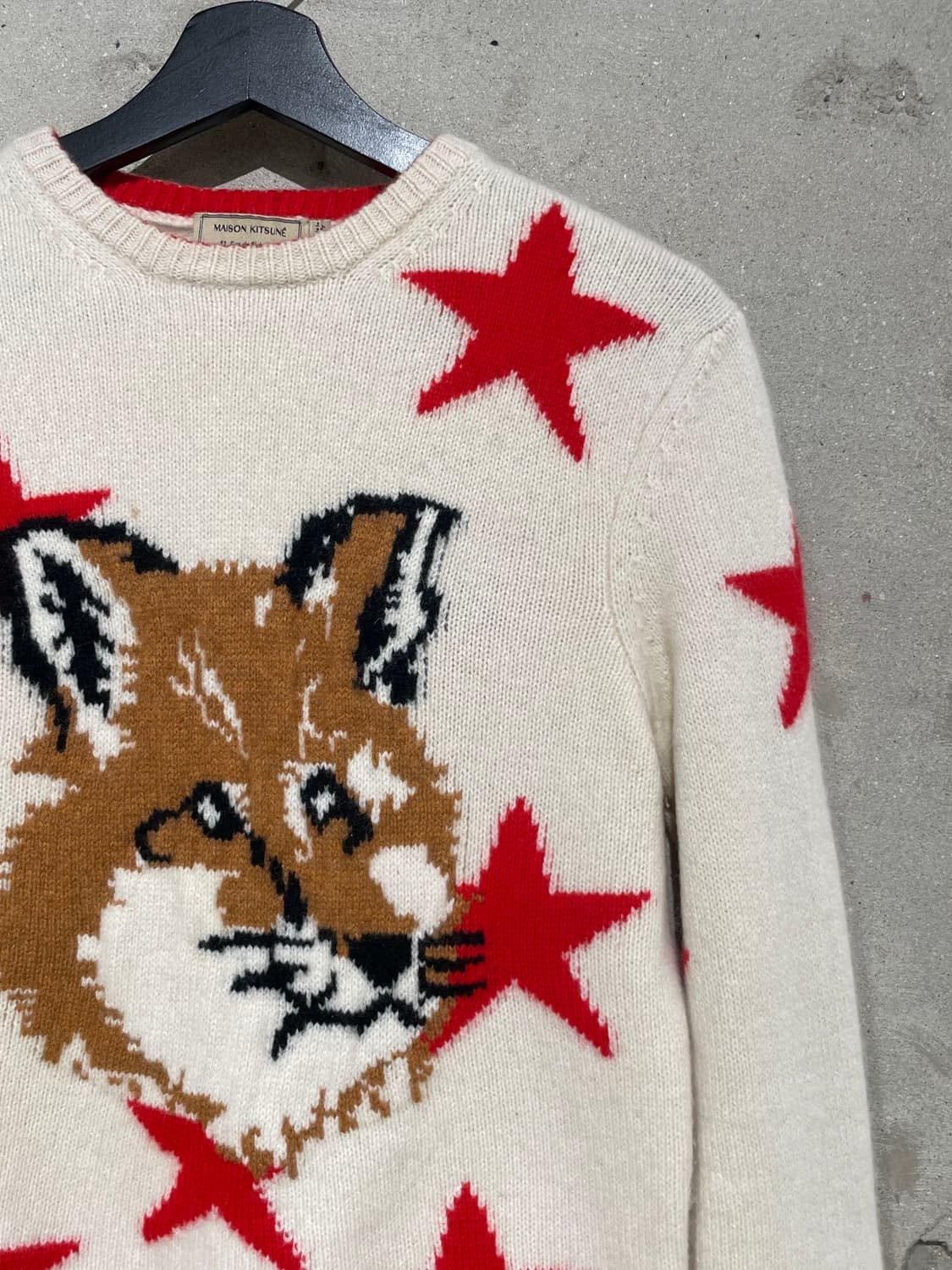 메종 키츠네 아이보리 폭스 헤드 스타즈 스웨터 상품이미지3