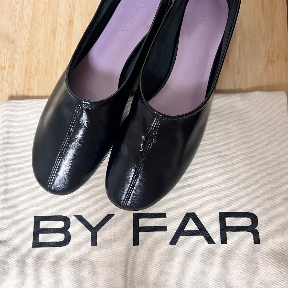 바이파 플랫슈즈 프루던스 발레BY FAR PRUDENCE BLACK 상품이미지1