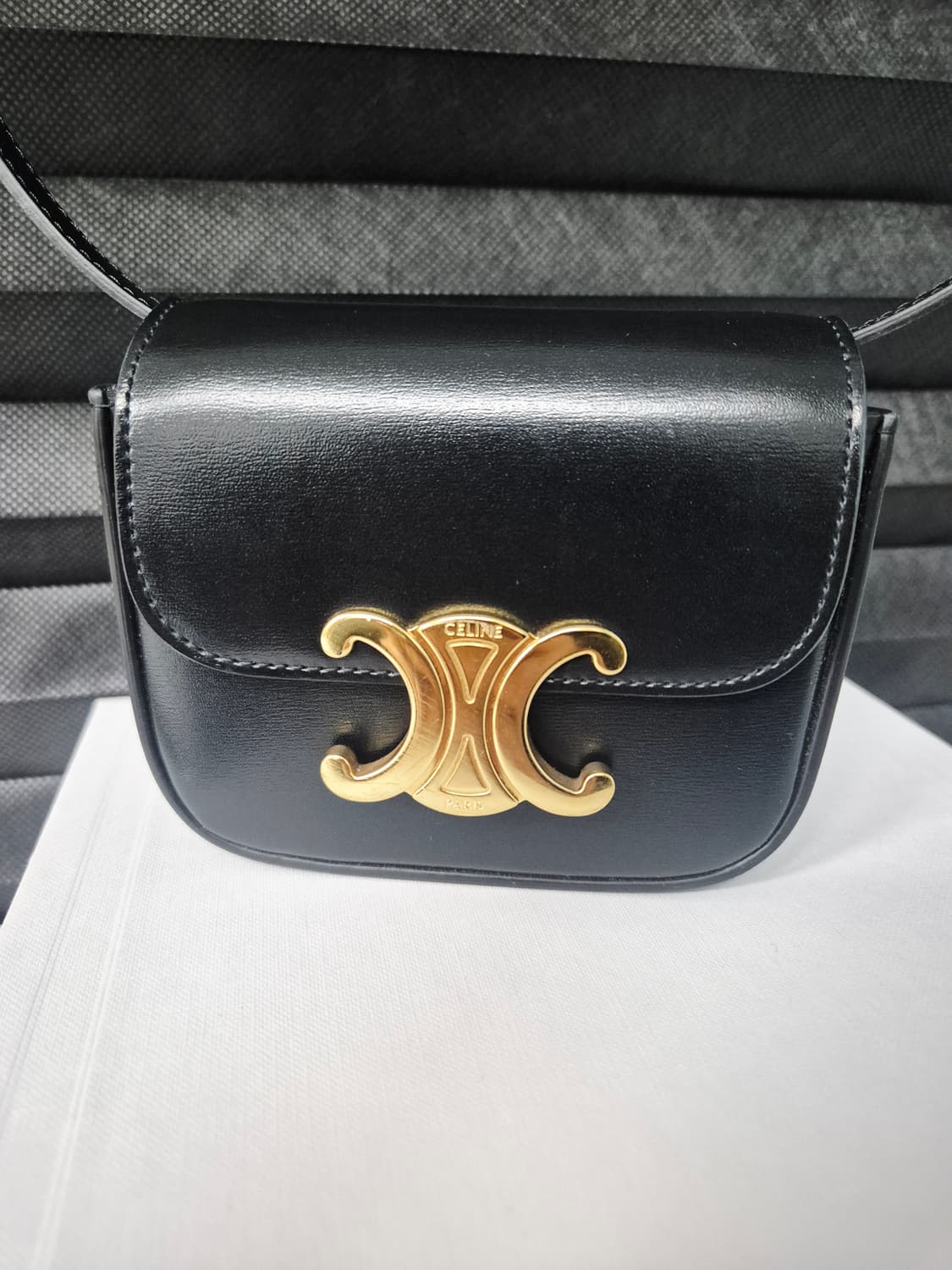 셀린느 미니 클로드 샤이니 키프스킨 상품이미지2