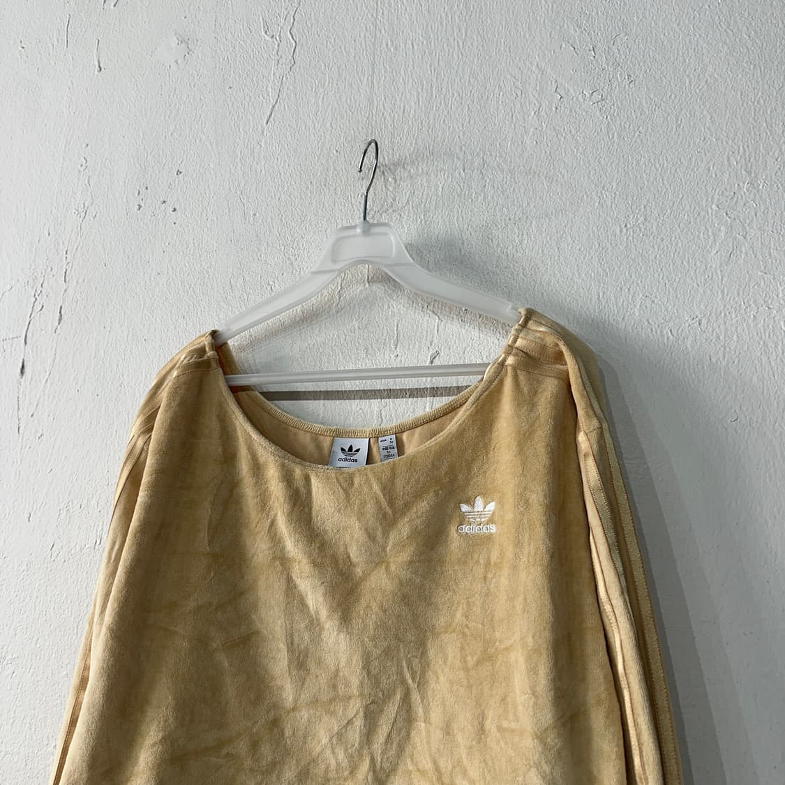 아디다스 벨벳 크롭 맨투맨 여성M 상품이미지2