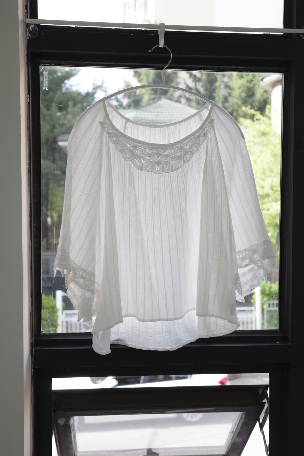 White cape blouse 상품이미지4