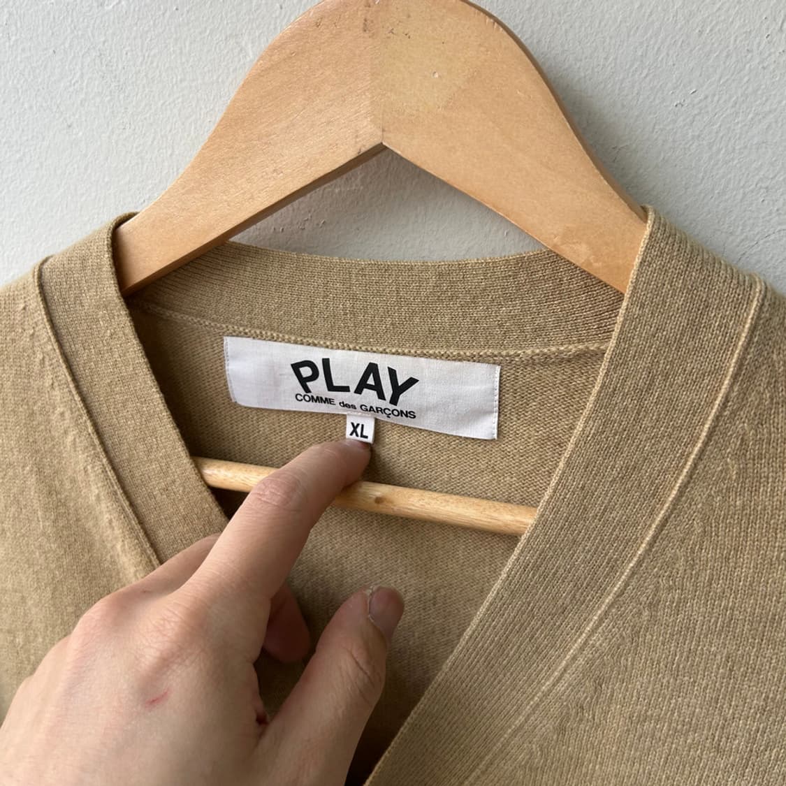 16256 - 꼼데가르송 블랙 와펜 울 가디건 (울 100%) 상품이미지3