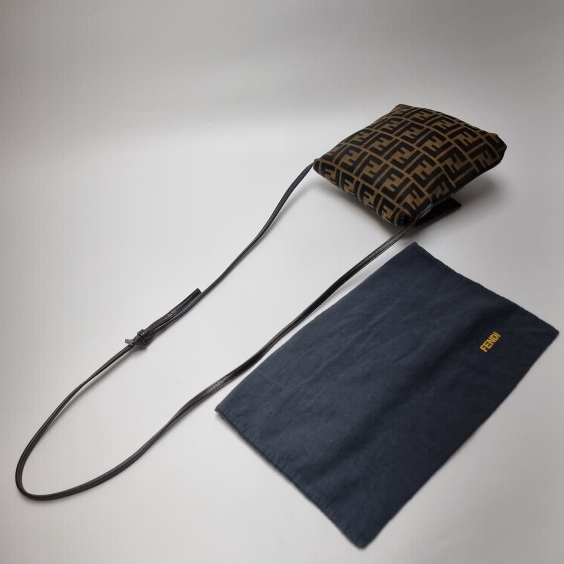 펜디 FENDI 주카 캔버스 브라운 숄더백 (최상급 크로스백) 상품이미지6