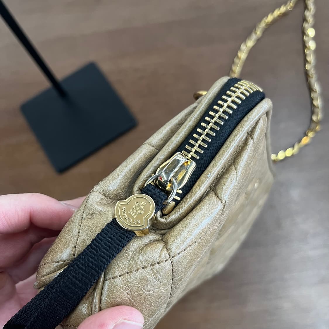 몽클레어 퀼팅 체인 크로스백 상품이미지9