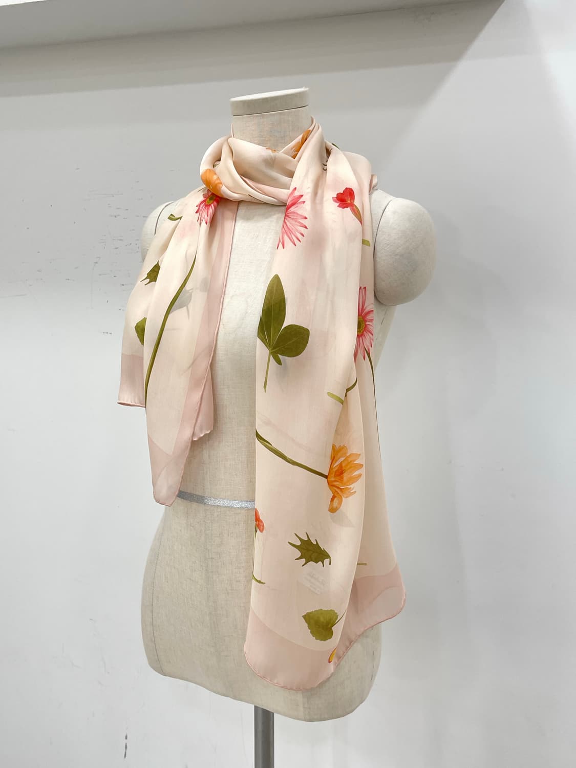 페라가모 실크 머플러 상품이미지1