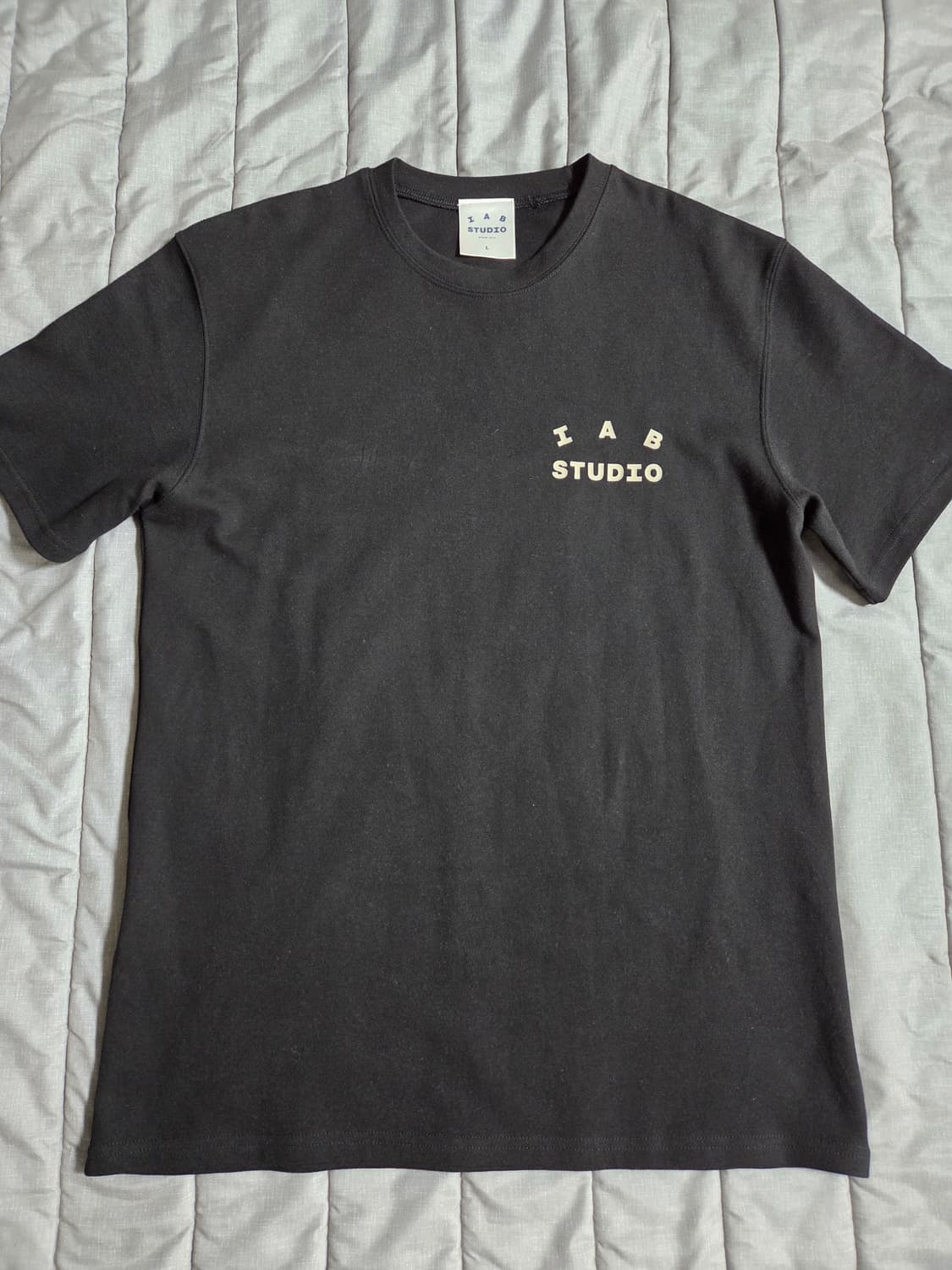 [L] 아이앱 블랙 글로우 반팔티셔츠 상품이미지2