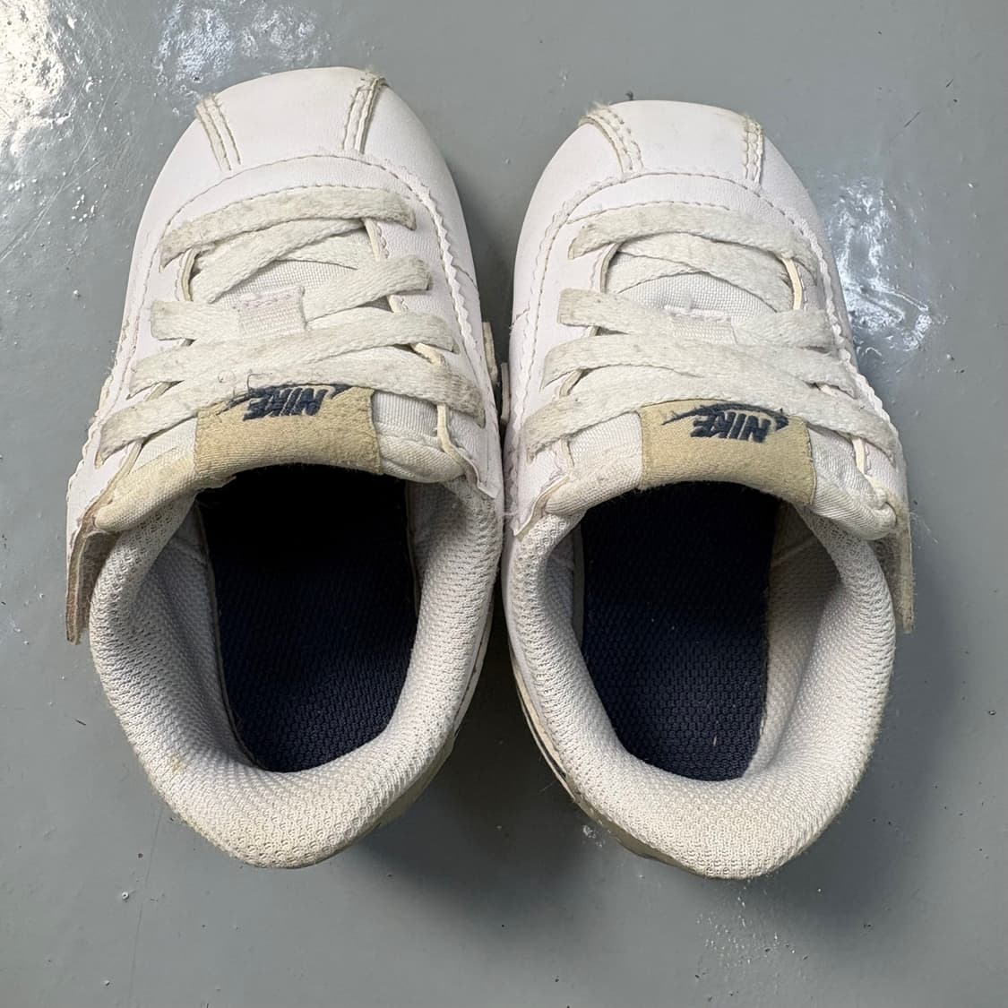 120 나이키 키즈 코르테즈 흰검 운동화 0406J 상품이미지8