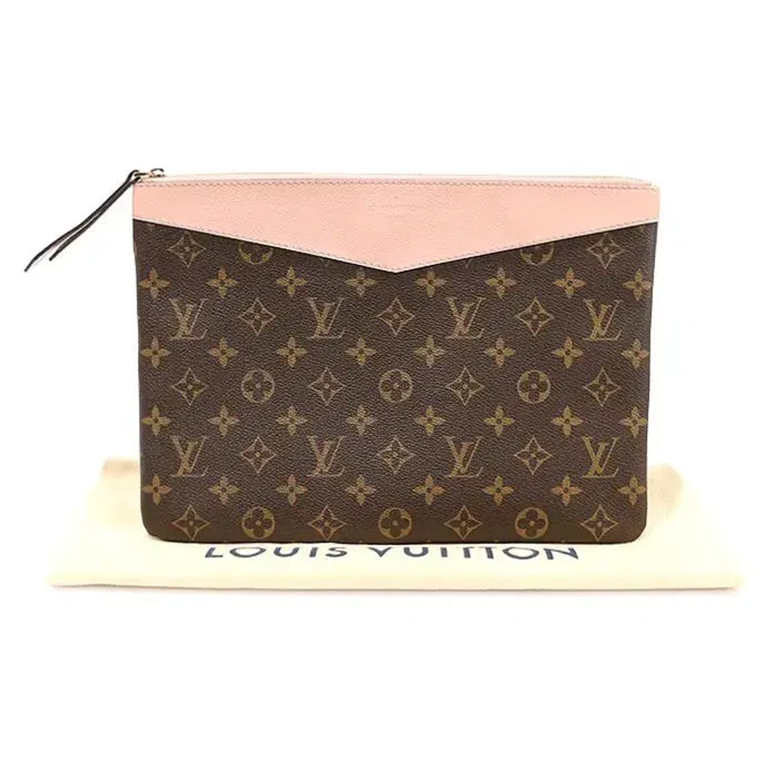 루이비통 M62942 로즈 파우더 모노그램 캔버스 데일리 파우치 클러치 상품이미지2