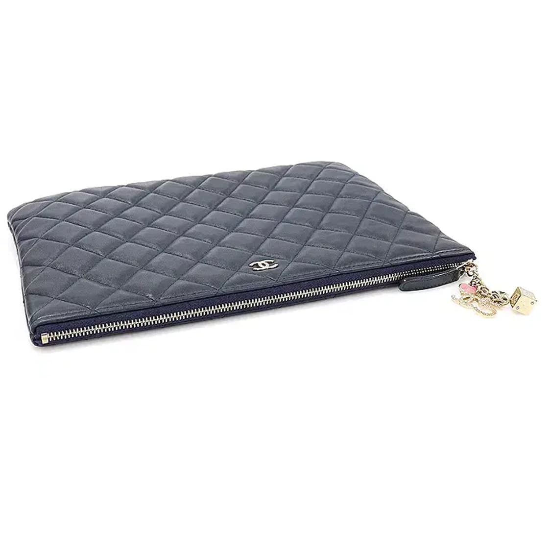 샤넬 A82415 램스킨 클래식 참 장식 뉴미듐 클러치 EP46972CH 상품이미지5