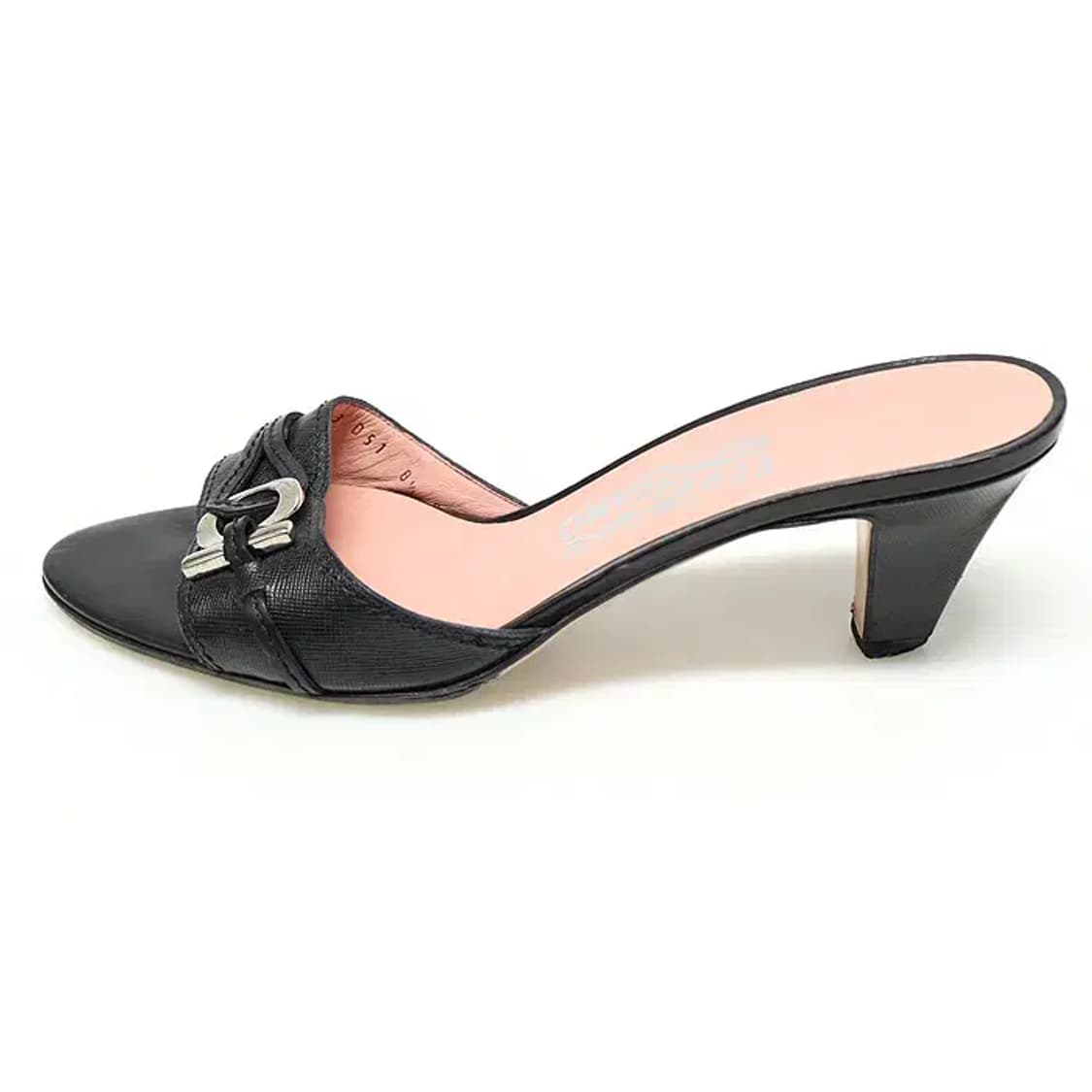 페라가모 블랙 사피아노 레더 은장 간치니 뮬 여성 샌들 61467FE 상품이미지3