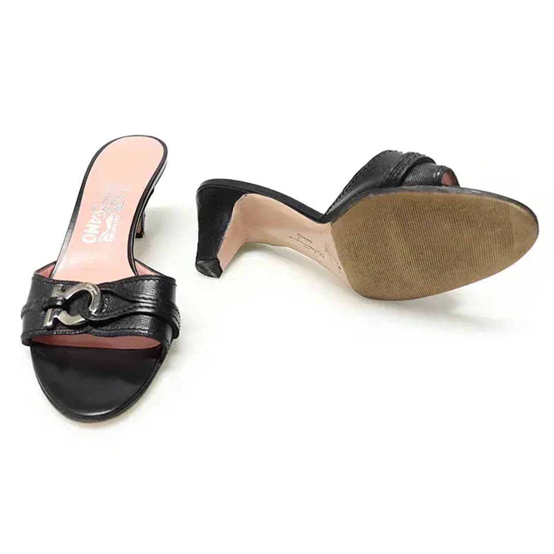 페라가모 블랙 사피아노 레더 은장 간치니 뮬 여성 샌들 61467FE 상품이미지5