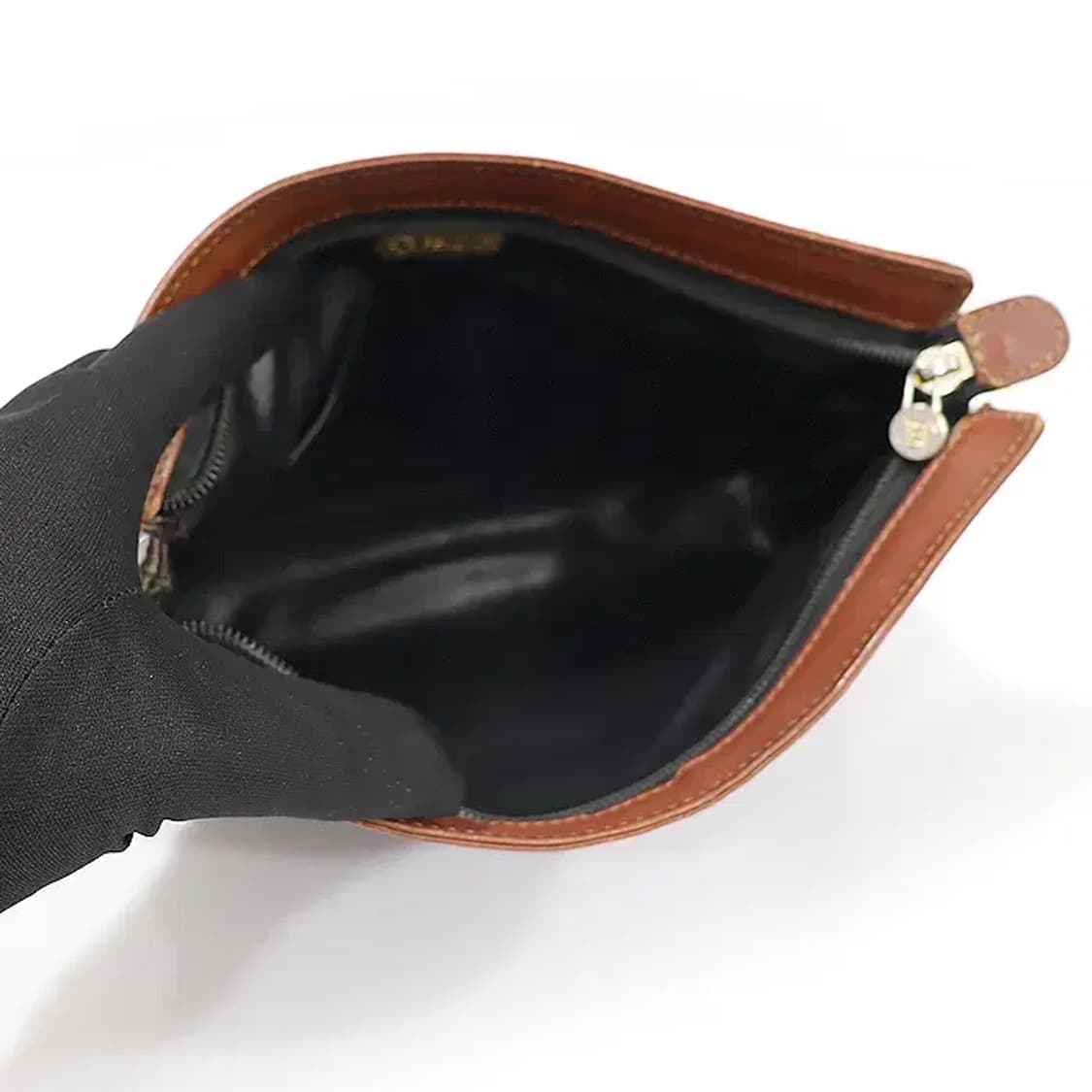 펜디 11808 PVC 페퀸 스트라이프 브라운 클러치 CO81312FD 상품이미지5