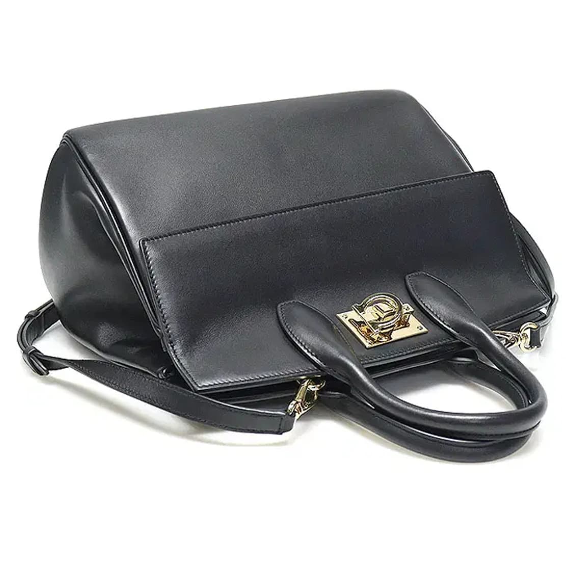 페라가모 21 H159 블랙 카프스킨 스튜디오 스몰 GG93606FE 상품이미지4