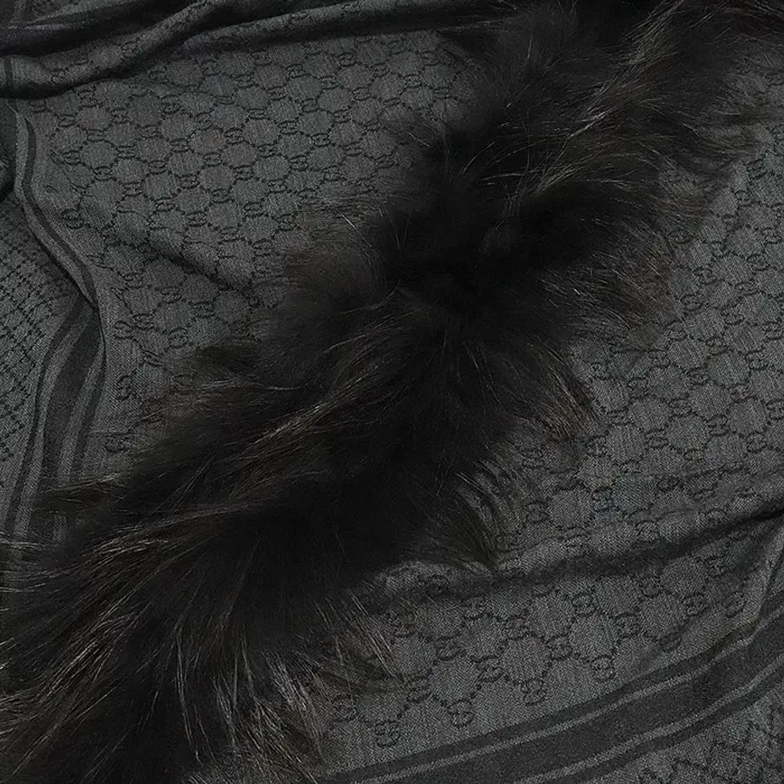 구찌 254017 울 실크 GG로고 폭스 퍼 숄 머플러 CO40237GU 상품이미지5