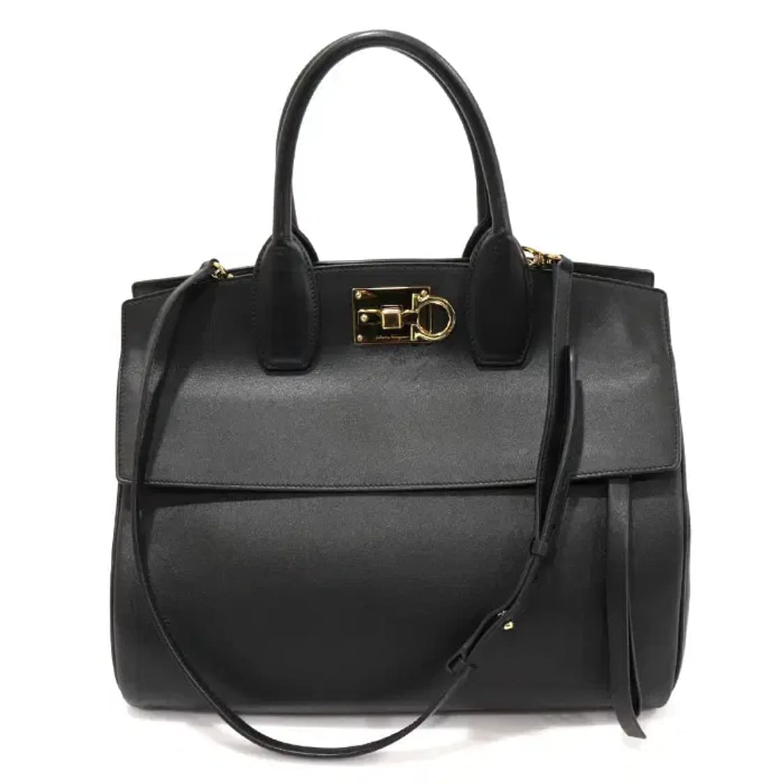 페라가모 21 H167 블랙 카프스킨 스튜디오 미듐 EP78823FE 상품이미지1