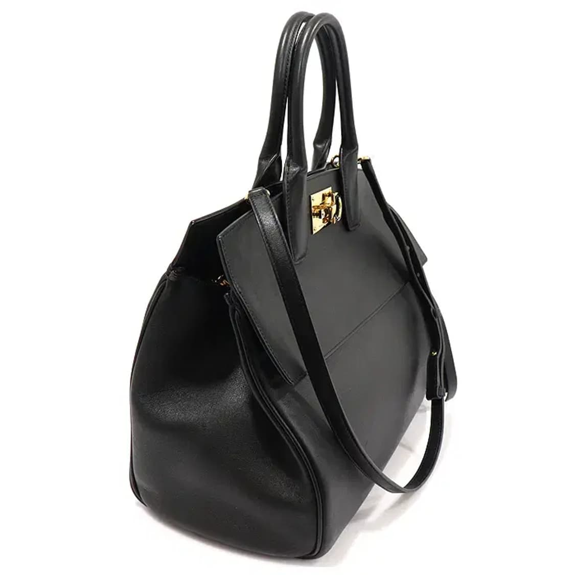 페라가모 21 H167 블랙 카프스킨 스튜디오 미듐 EP78823FE 상품이미지3