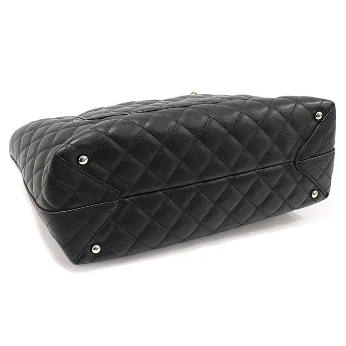 샤넬 A98683 블랙 카프스킨 CC로고 라지 쇼핑 EP12904CH 상품이미지5