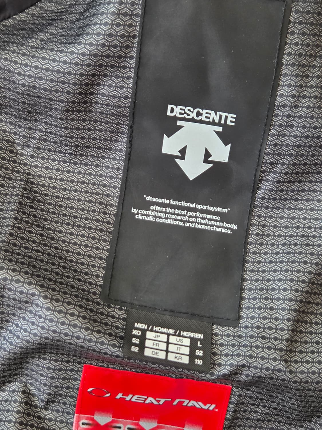 (105)
데샹트 캐논숏 덕다운패딩 남
 상품이미지8