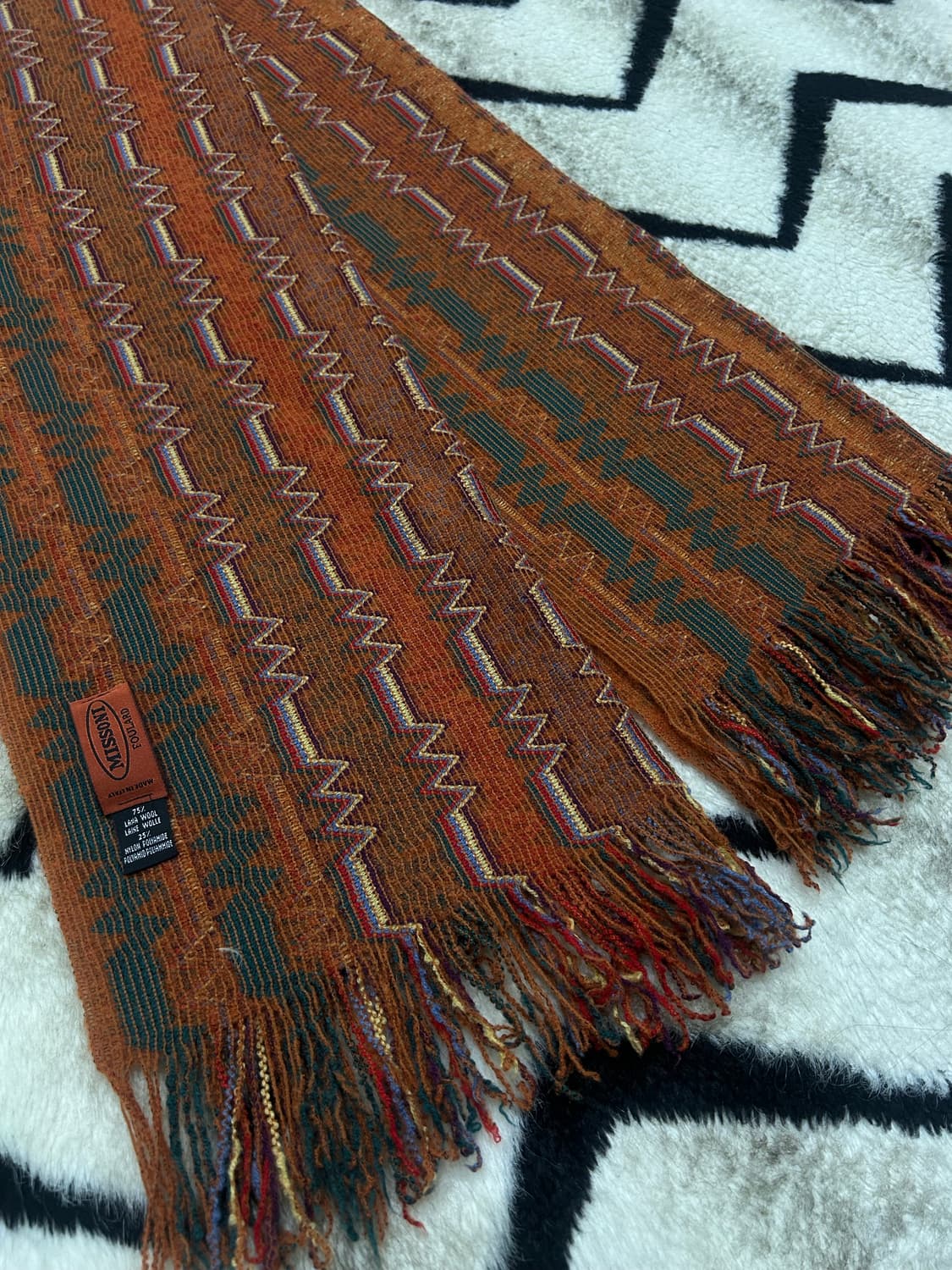 미쏘니 양모 패턴 머플러 상품이미지1