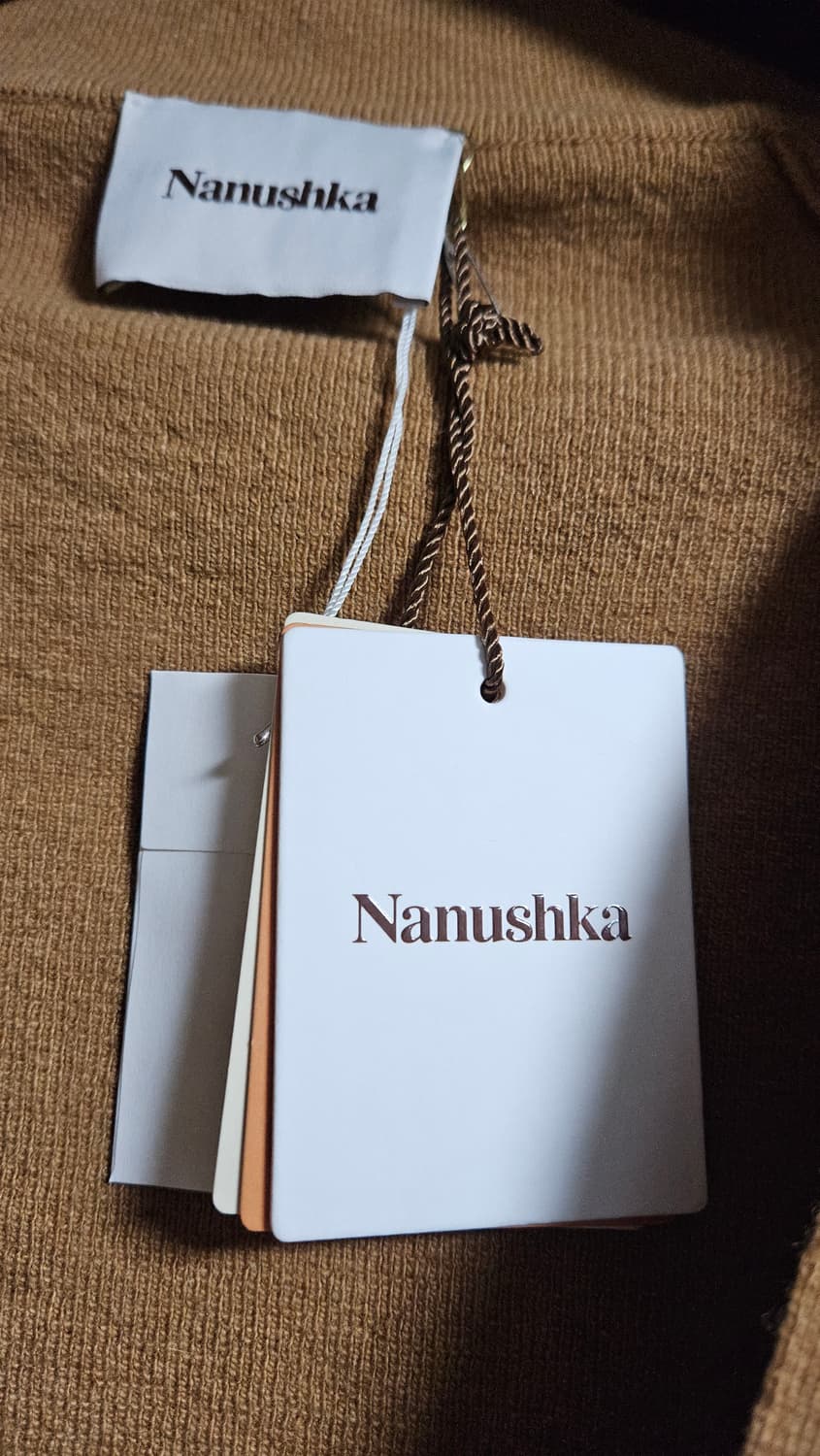 나누슈카 가디건 니트 정품 신품 80만짜리 상품이미지2