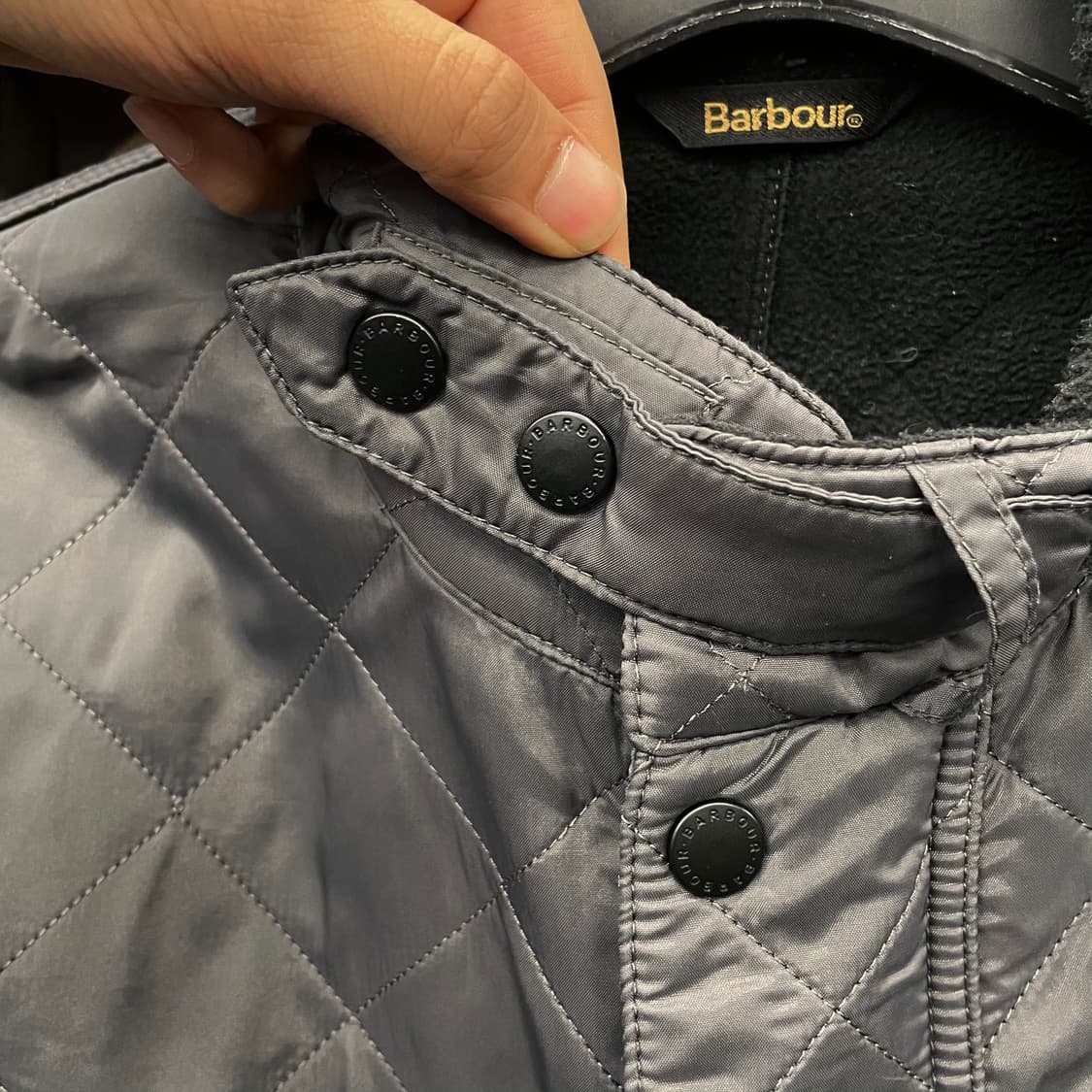 바버 넥 버클 인터네셔널 모터사이클 퀼팅 자켓 뷰포트 상품이미지4