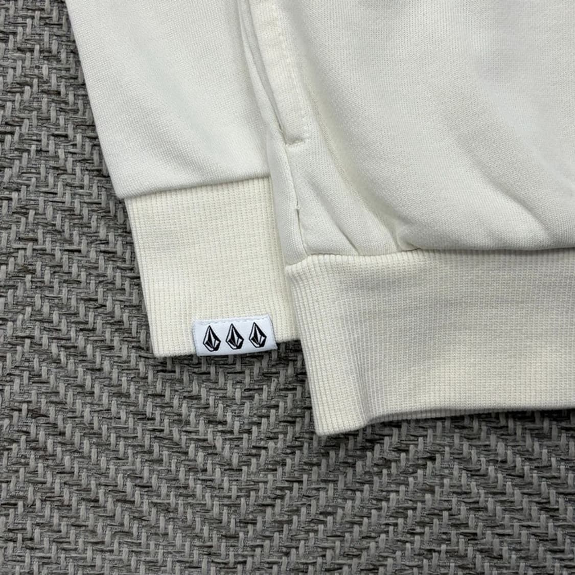 볼컴 그래픽 맨투맨 v2595 상품이미지5