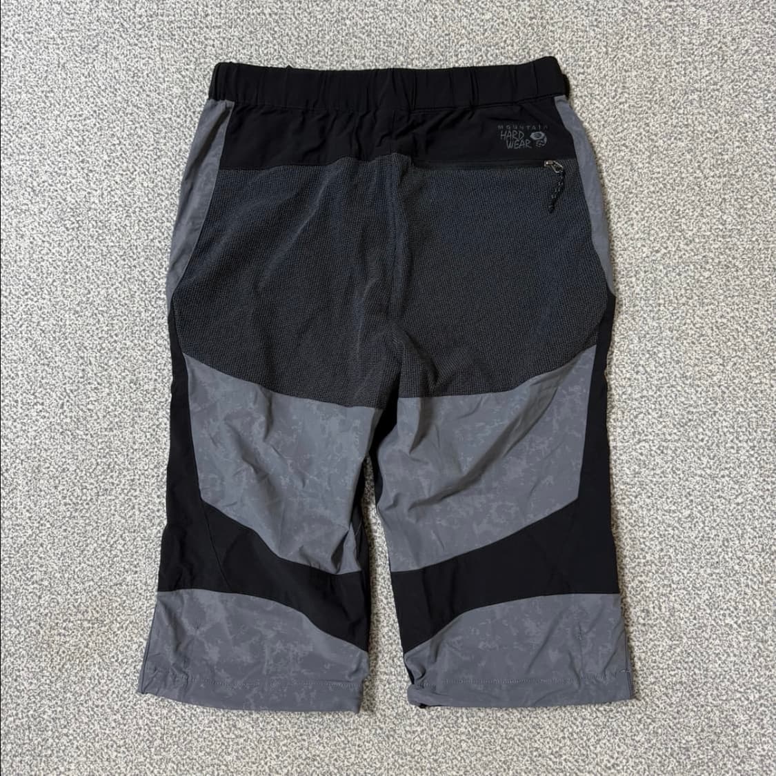 [정가 13만원 새상품] 마운틴하드웨어 반바지 S 상품이미지2