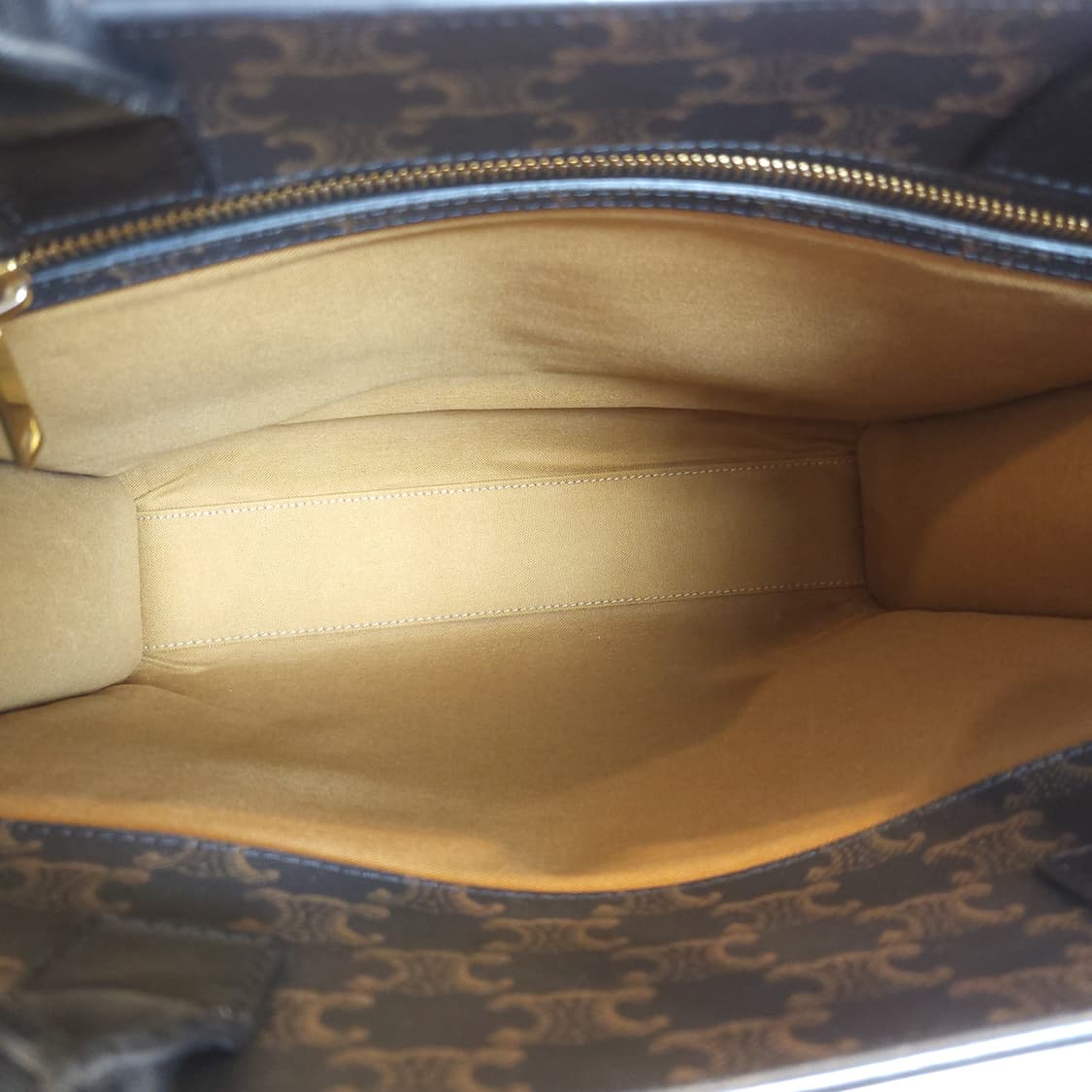 셀린느 트리오페 버티컬 카바스백 미디움 상품이미지9